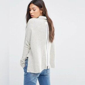 FREE PEOPLE size M arctic fox exposed back zipper wool blend sweater
